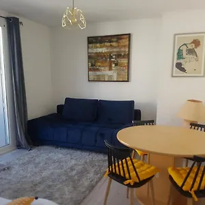 logement-entier-appartement-t4-hypercentre-dans-une-rue-tarbes.midi-pyreneeshotels.com/