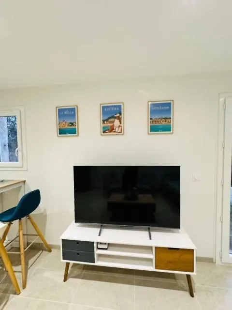 Апартаменты Joli Studio Dans Villa Nicoise Sur Les Collines Ницца